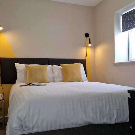 Apartment Three - Free Private Car Park - Sleeps 6 - 3 Shower Rooms - By Ocean City Retreats Plymouth Exterior photo