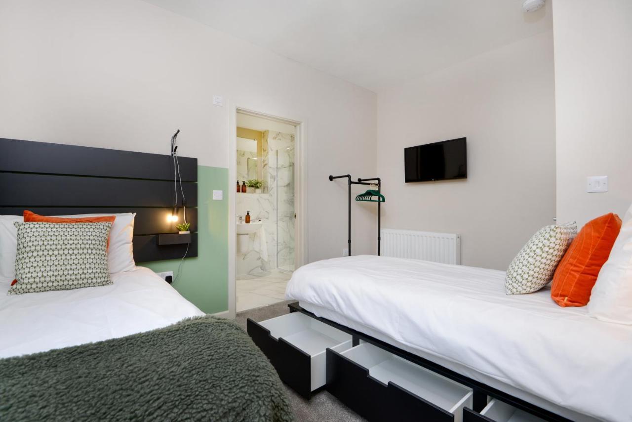 Apartment Three - Free Private Car Park - Sleeps 6 - 3 Shower Rooms - By Ocean City Retreats Plymouth Exterior photo