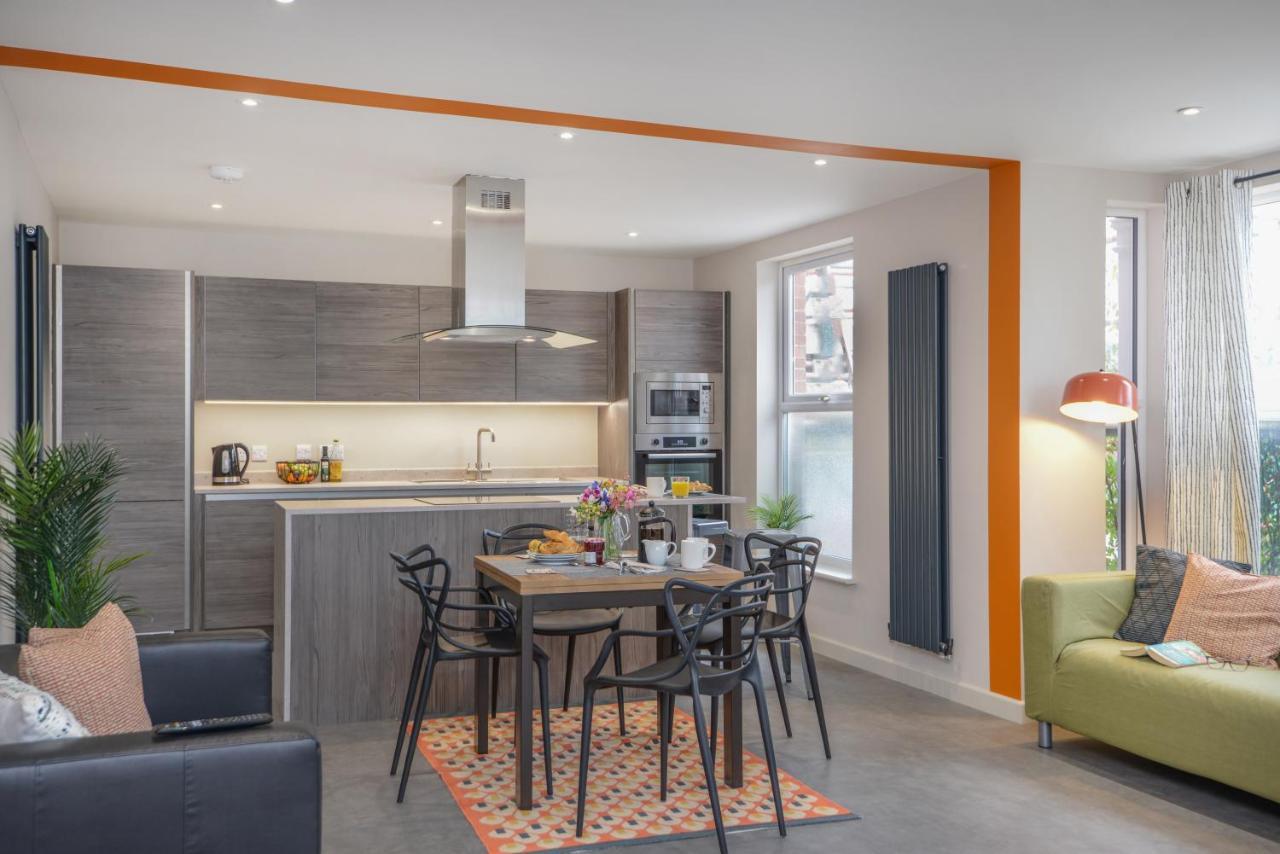 Apartment Three - Free Private Car Park - Sleeps 6 - 3 Shower Rooms - By Ocean City Retreats Plymouth Exterior photo