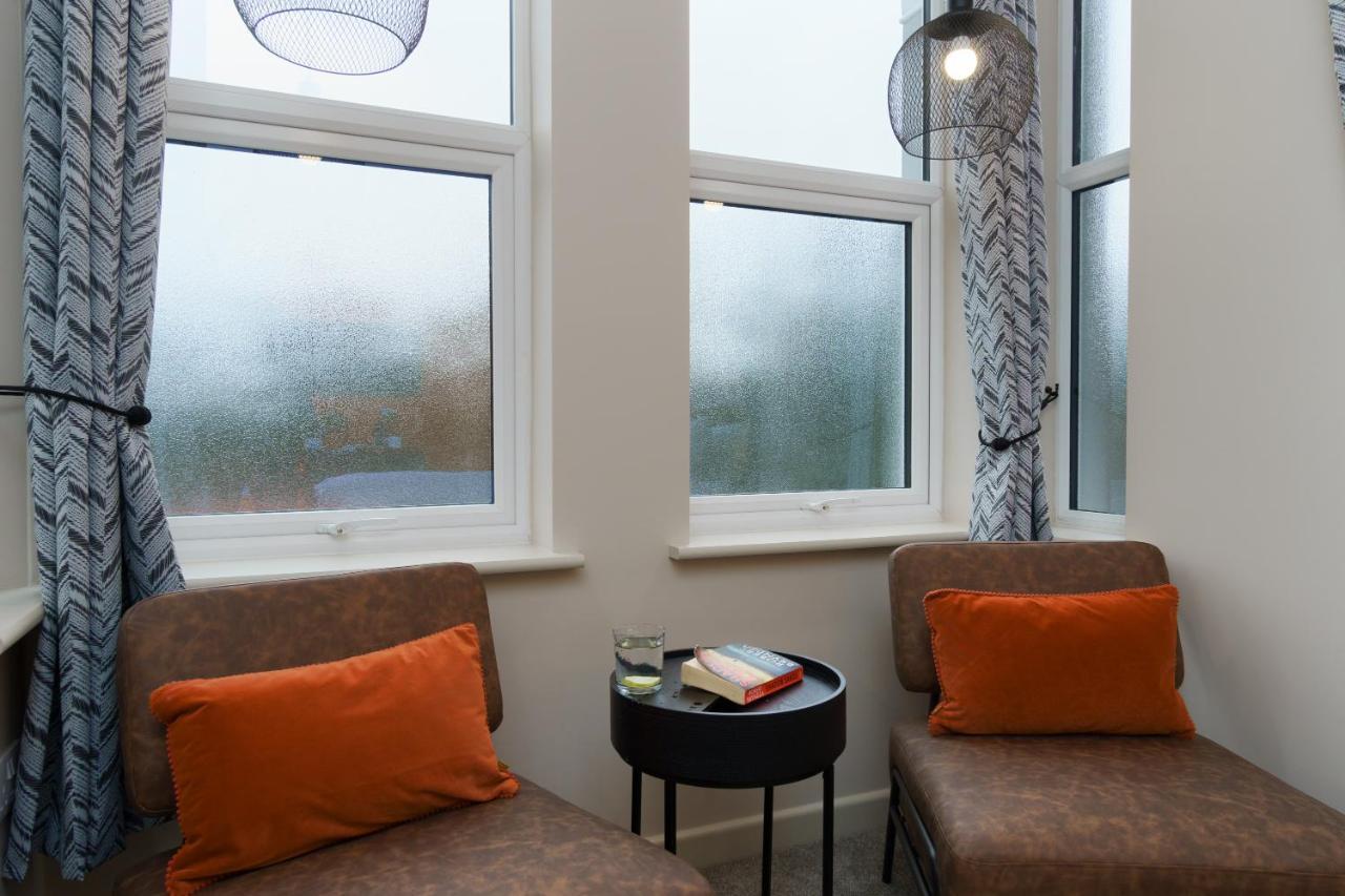 Apartment Three - Free Private Car Park - Sleeps 6 - 3 Shower Rooms - By Ocean City Retreats Plymouth Exterior photo