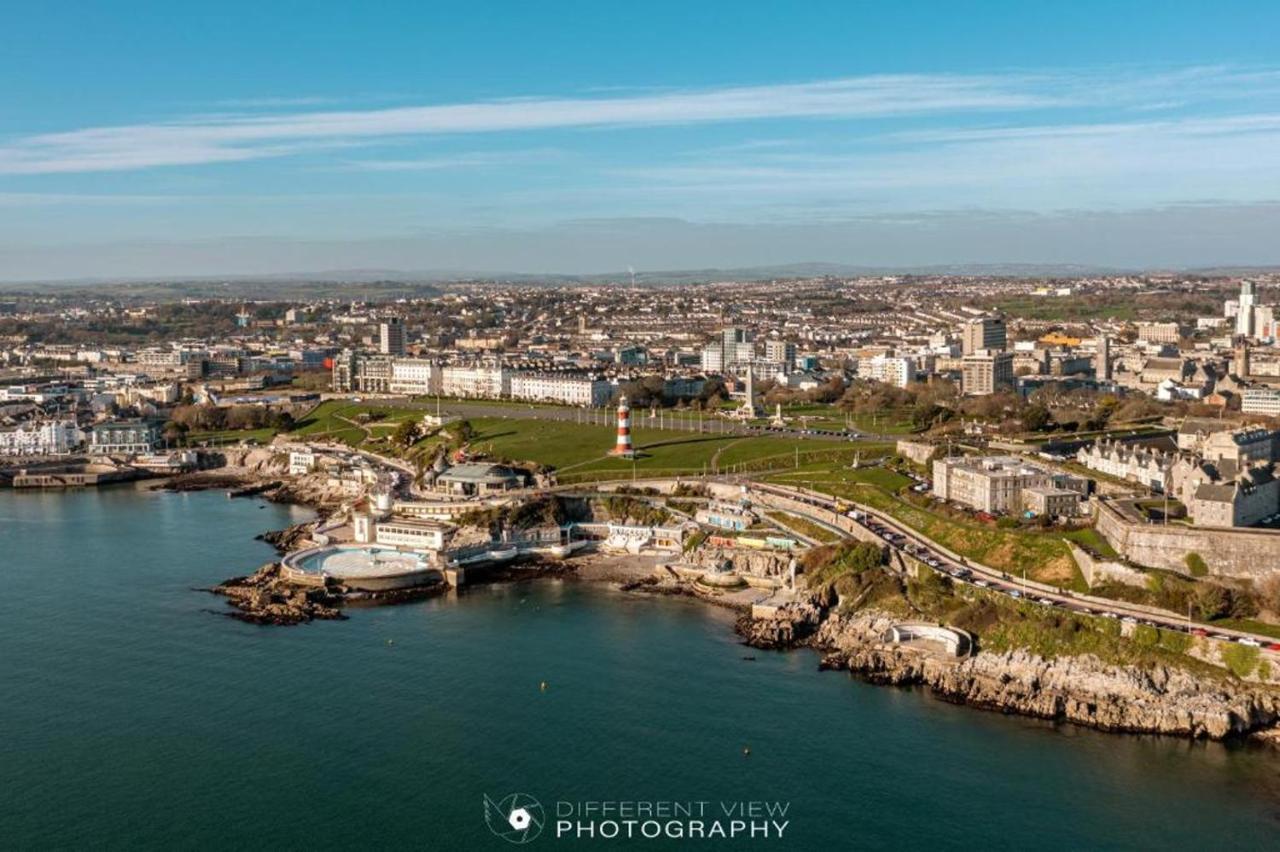 Apartment Three - Free Private Car Park - Sleeps 6 - 3 Shower Rooms - By Ocean City Retreats Plymouth Exterior photo